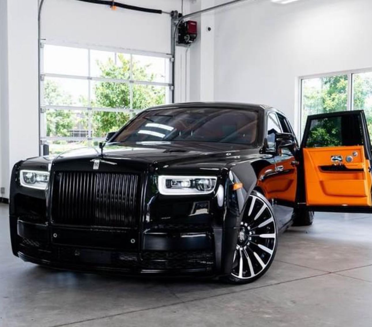 Rolls-Royce exterior